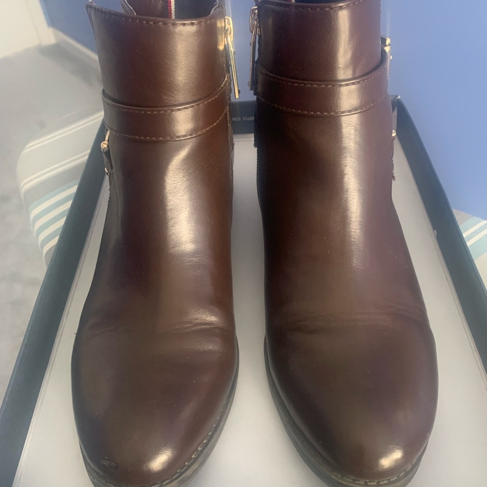 Size 8.5 Chocolate Brown Tommy Hilfiger “Danni” Ankle Boots